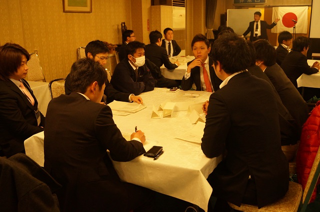 http://www.syms.bz/houkoku/%E2%91%AE%E6%84%8F%E8%A6%8B%E4%BA%A4%E6%8F%9B.JPG
