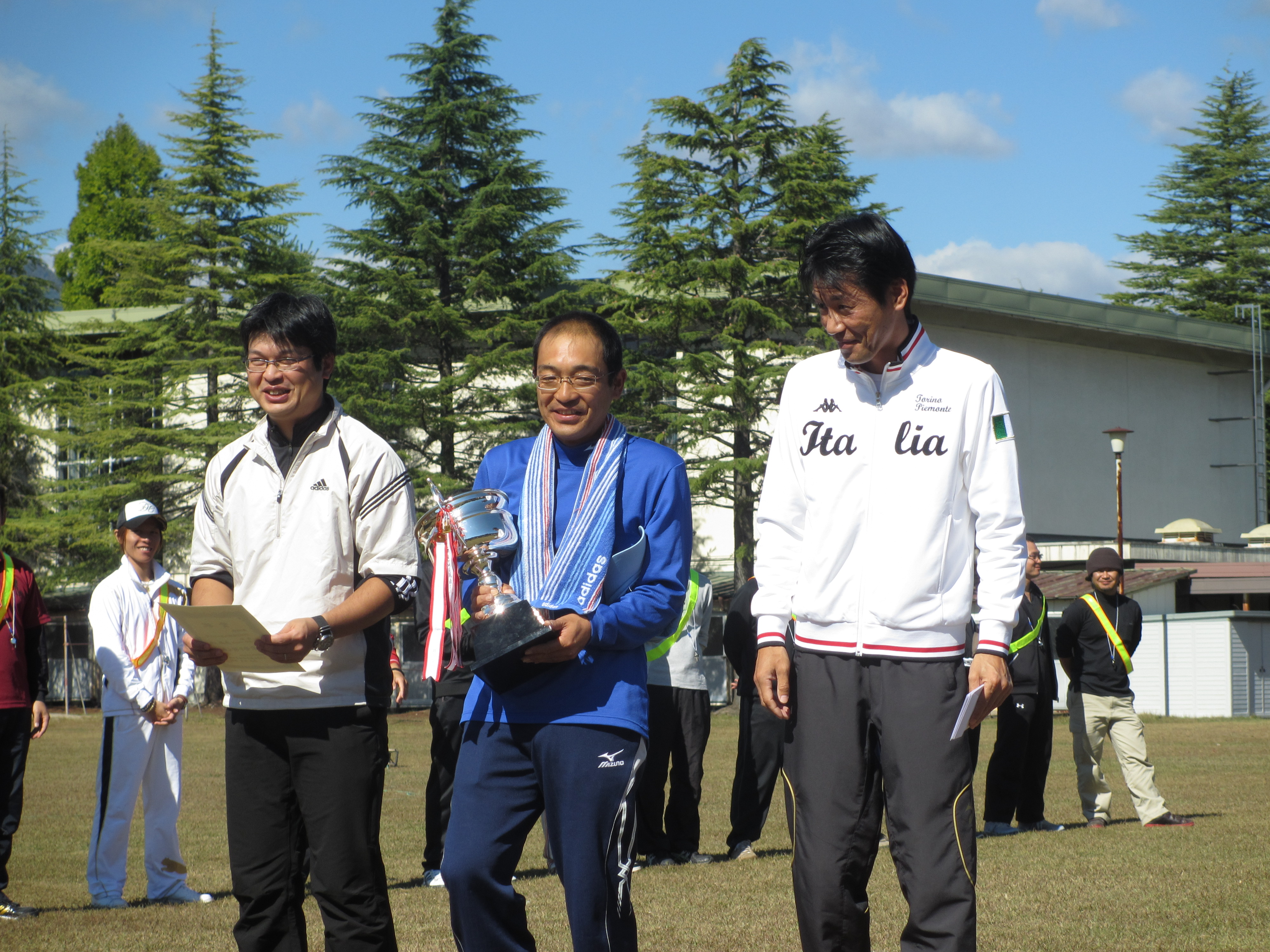 http://www.syms.bz/houkoku/%E8%A1%A8%E5%BD%B0%E5%84%AA%E5%8B%9D.JPG