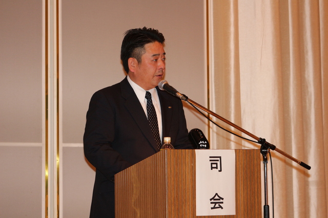 司会・田中副会長.JPG
