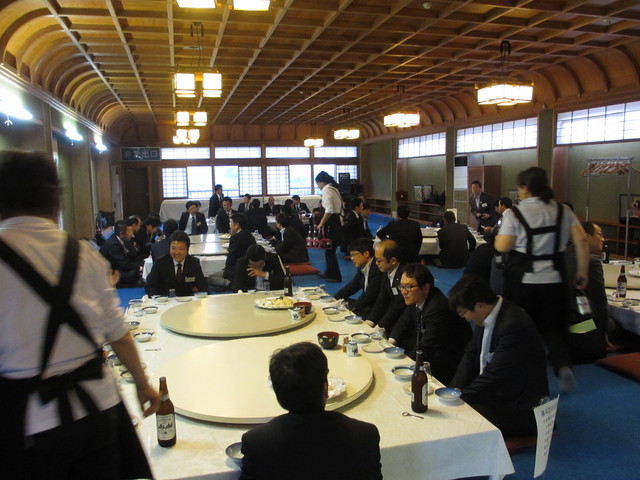 懇親会・乾杯前.JPG