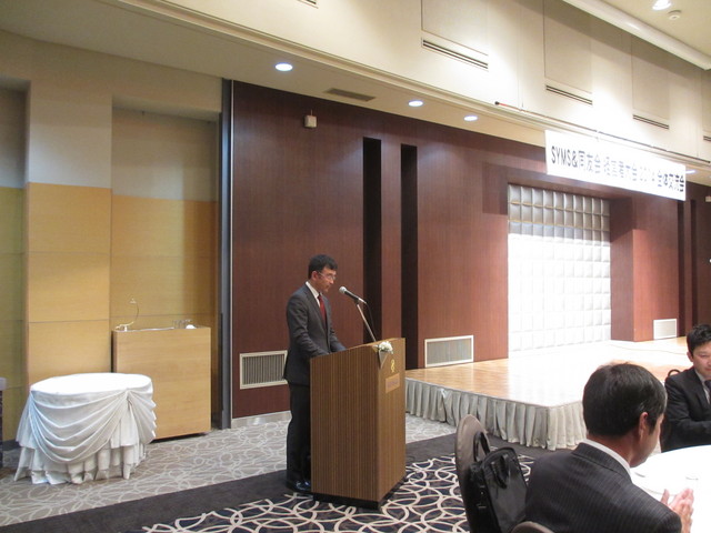 交流会司会・荒井副会長（26.11.19）.JPG