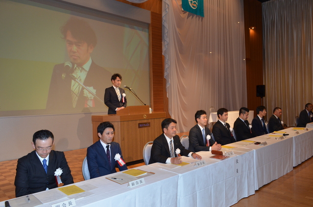 ③総会開会の辞・関島副会長（27.4.15）.JPG