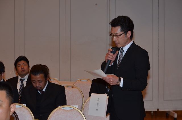 総会新役員上程・中山前支部長.JPG