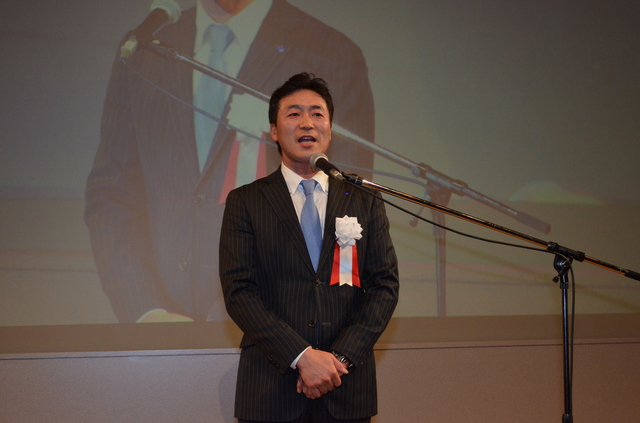 39万歳挨拶・柴田直前.JPG
